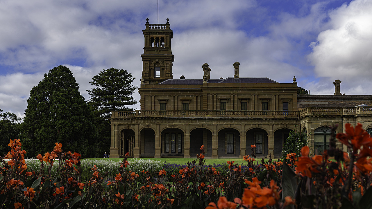 A Sea of Red Werribee Mansion – ©Matt Peart