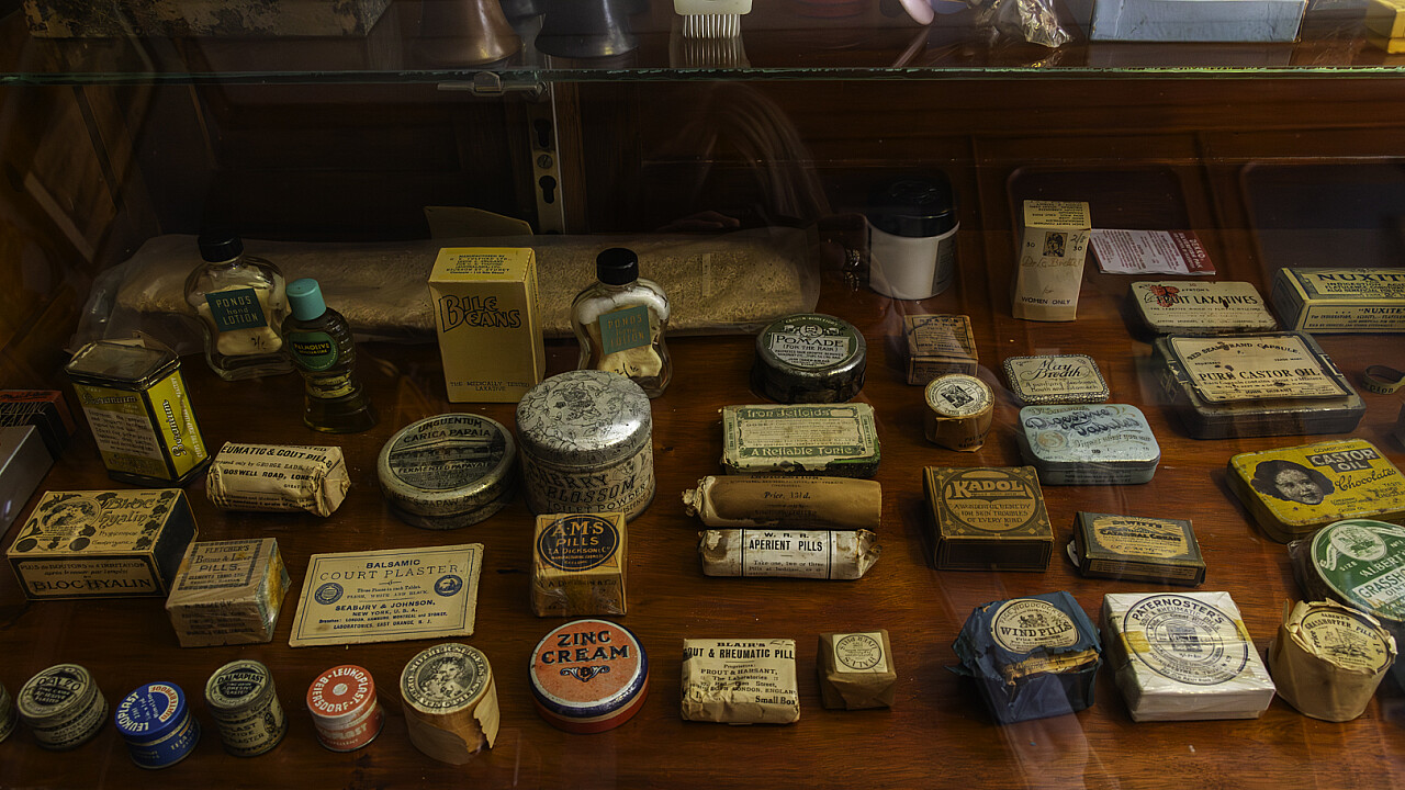 Dow's Pharmacy 