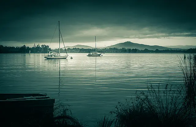 B176_Open_Digital_Tranquil_Waters_At_Sunrise