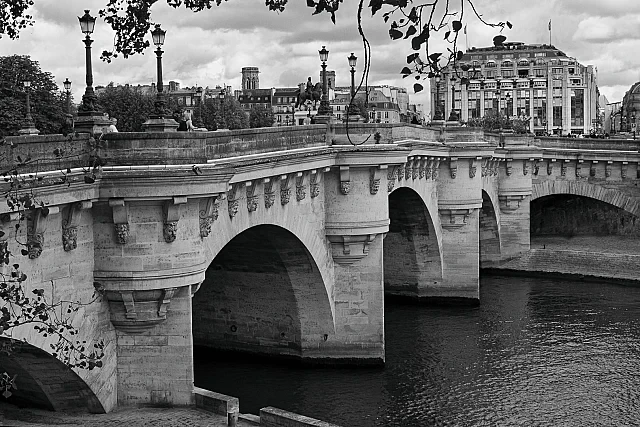 Le Pontnuef Bridge Paris